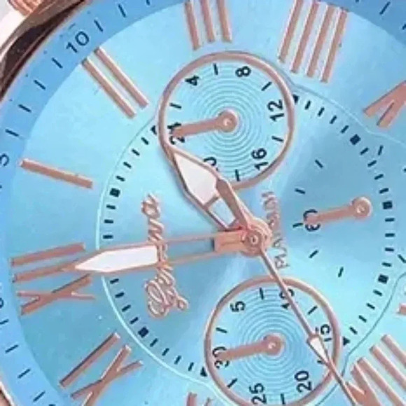 Elegant Women's Quartz Watches with Roman Numerals: A Timeless piece..NWT - Picture 3 of 3